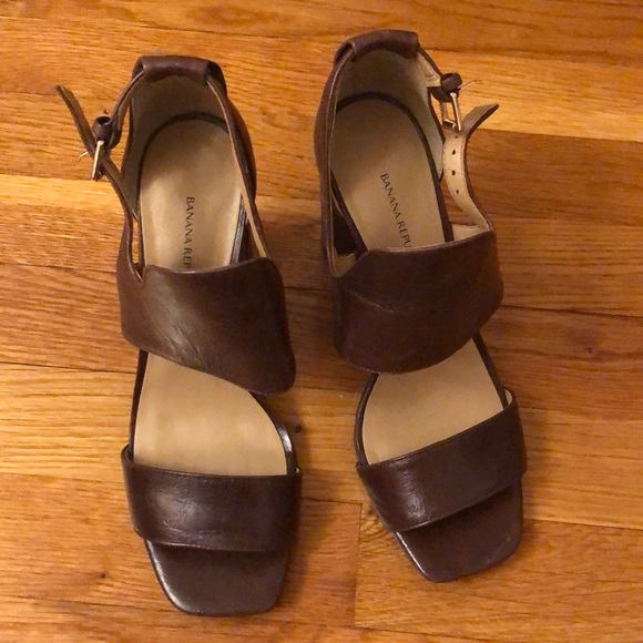 Block High Heel Shoes - Picture 5 of 8